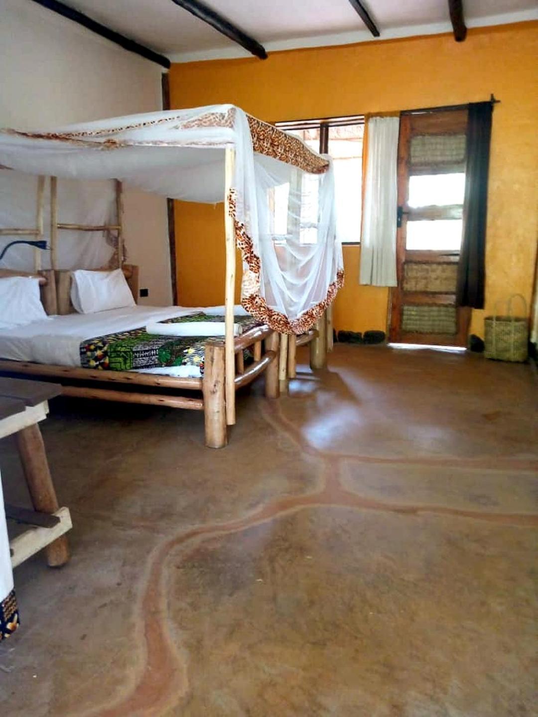 Topi Lodge Katunguru Exterior photo