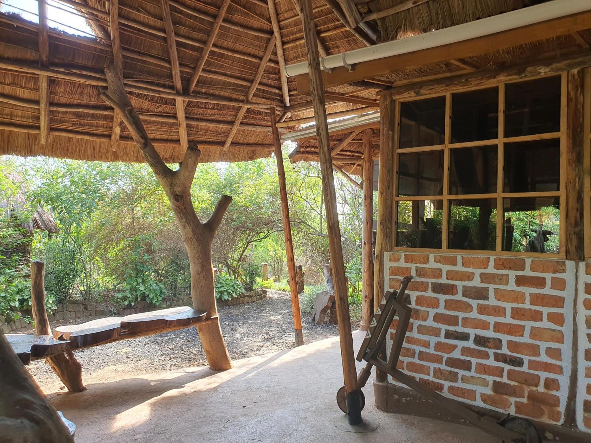 Topi Lodge Katunguru Exterior photo