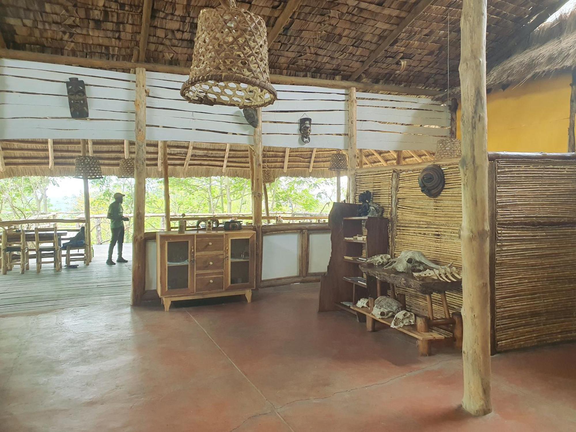 Topi Lodge Katunguru Exterior photo